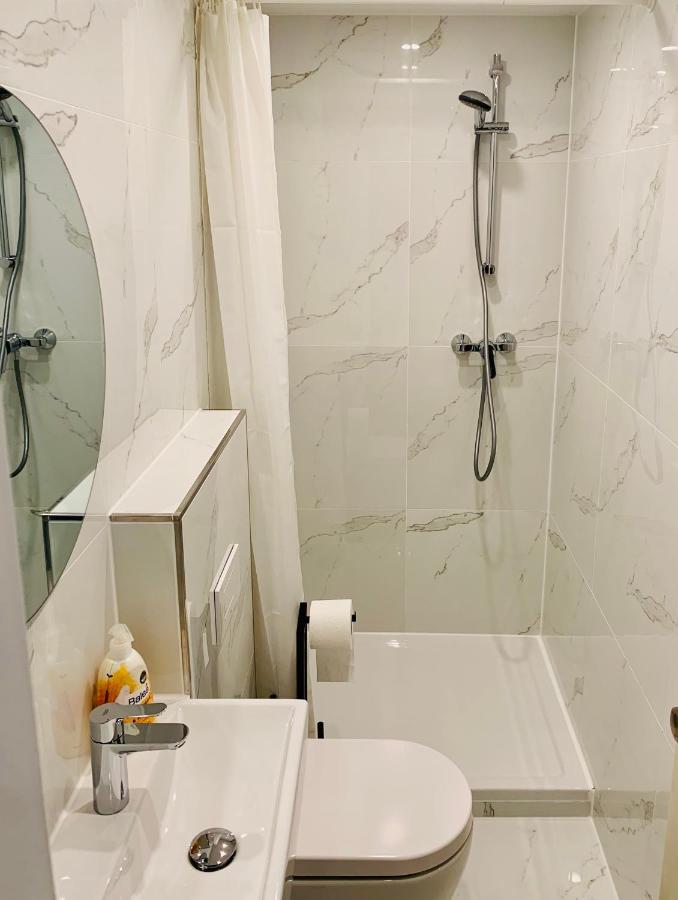 Gästehaus zur Uni Klinik Exklusives Apartment mit Küche und Badezimmer Homburg  Exterior foto